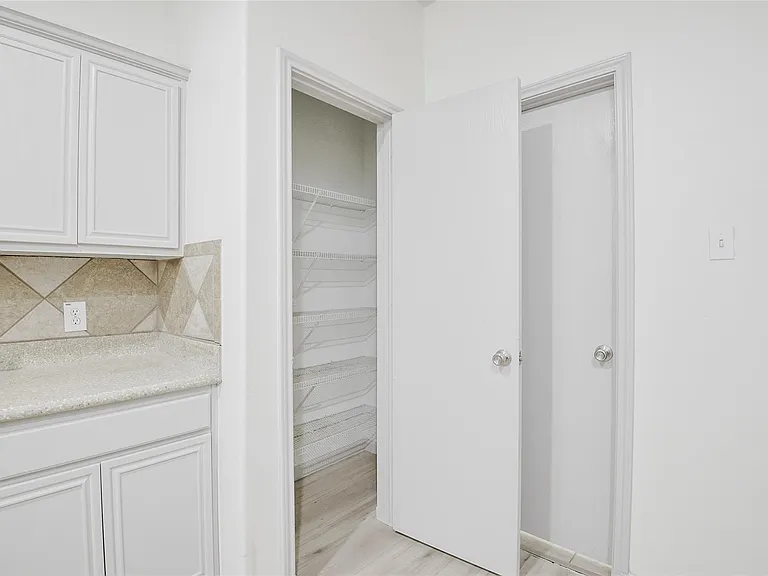 6627 Stonecross Creek Ln — Photo 10