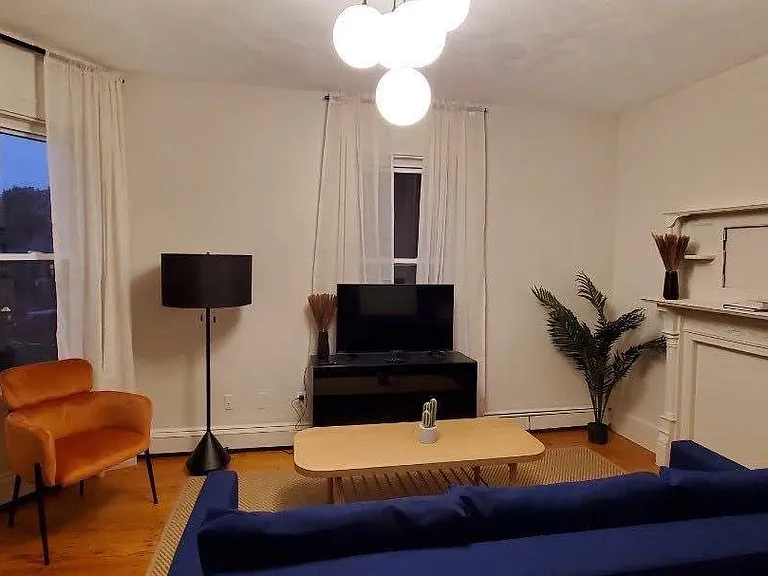 Photo is of the 3rd floor unit