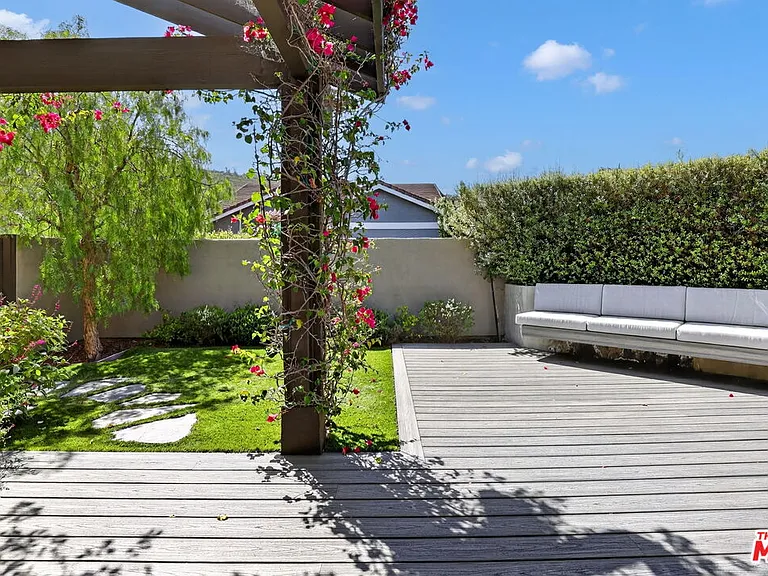 1331 Avenida De Cortez — Photo 33
