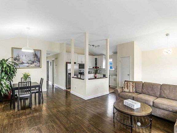 5th image of 2631 Neptune Ave
