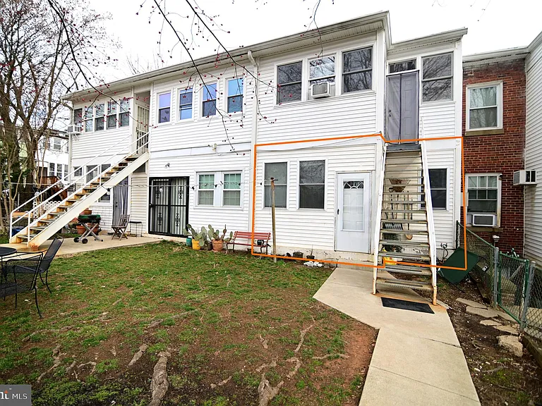 713 Hamlin St NE #1 — Photo 27