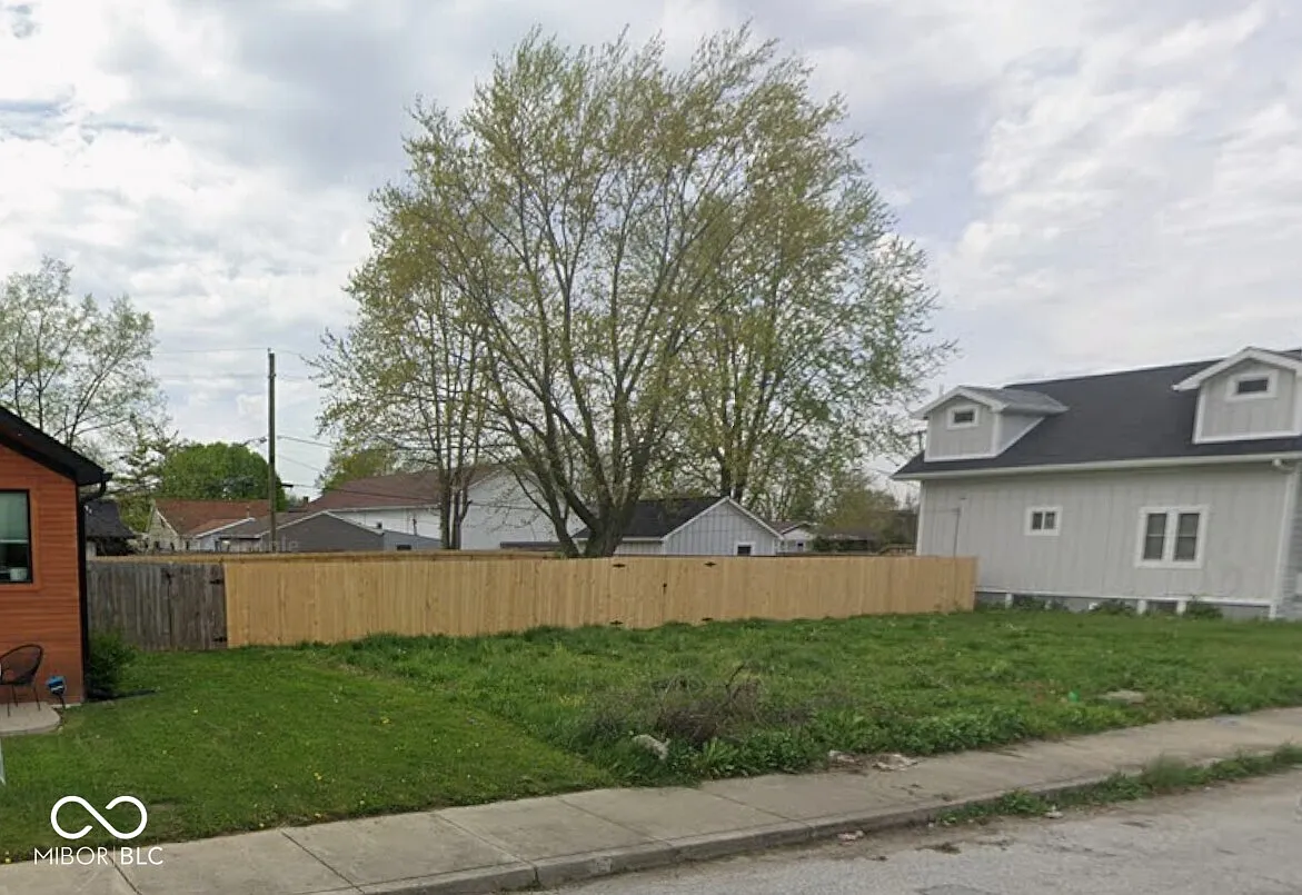 914 Saint Peter St photo 1