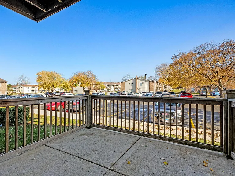 Emerald Court Apartments — Photo 48