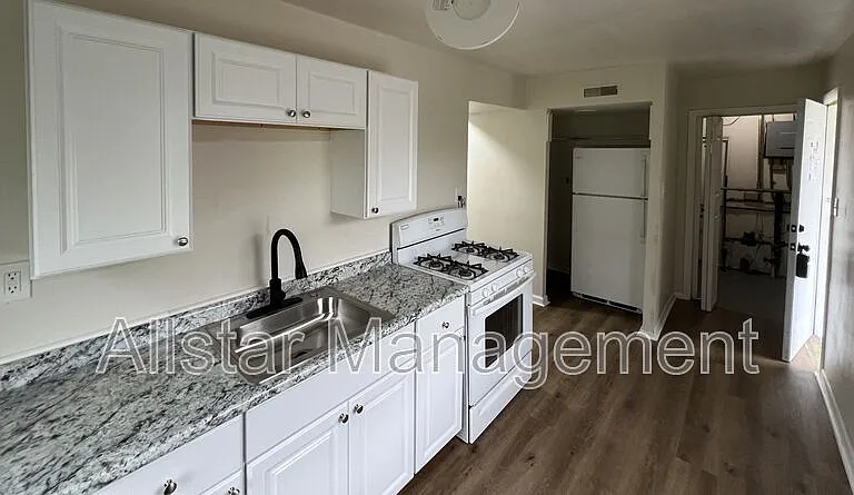 936 S Central Dr — Photo 1