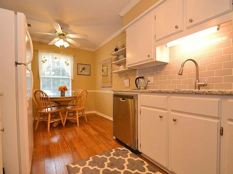 111 Mulberry Ln — Photo 6
