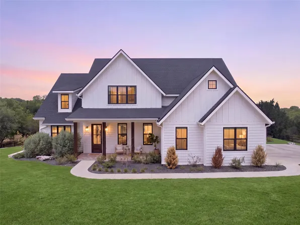 1065 Whispering Oaks, China Spring, TX 76633