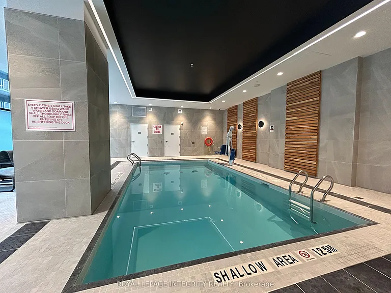 340 Queen St #810 — Photo 20