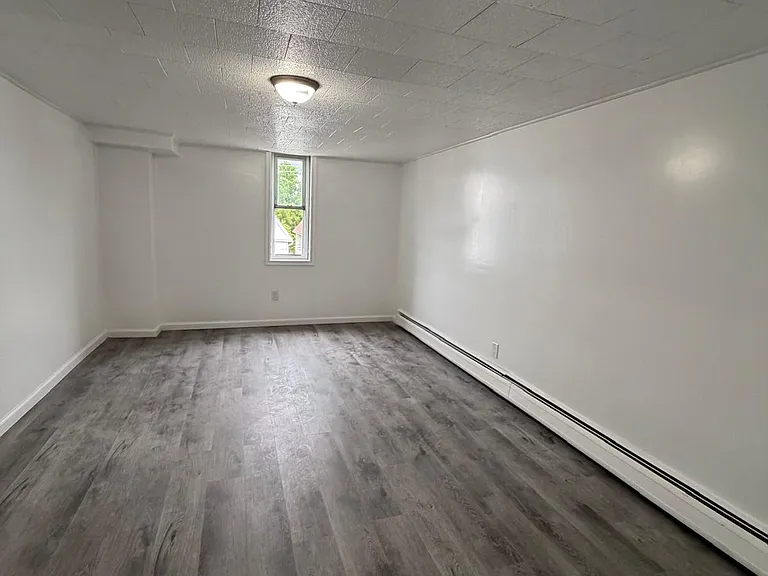308-310 Barney St #3 — Photo 10