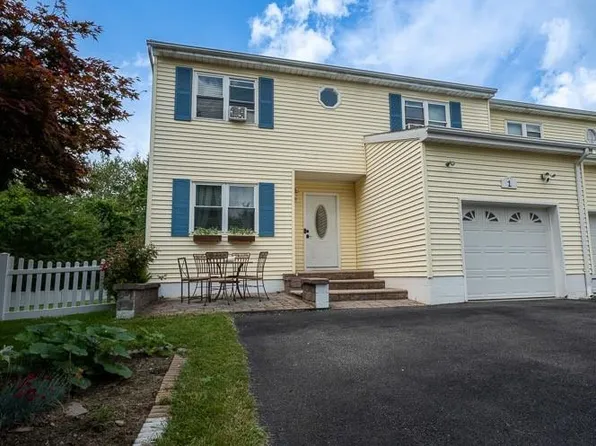 1 Fieldstone Boulevard, Wappingers Falls, NY 12590