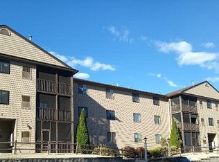10 Village Ln APT 23, Tyngsboro, MA 01879