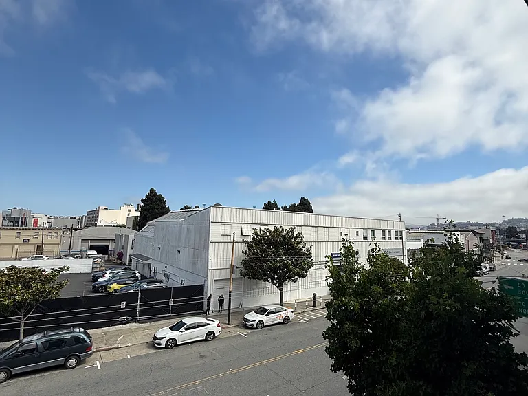 1532 Howard St #303 — Photo 7