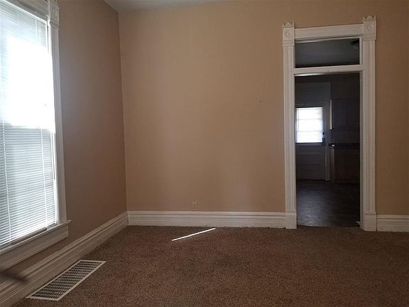 5th image of 234 N 14th 1/2 St