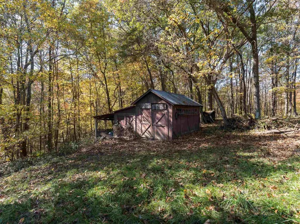 21933 Fox Rd, New Plymouth, OH 45654