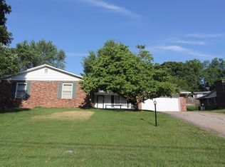 1816 Green Meadow Dr, Jefferson City, MO 65101