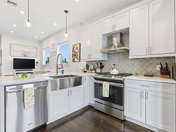 3rd image of 167 Putnam St #Penthouse 3