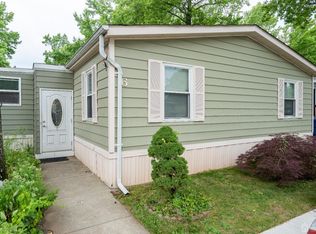 6 Poe Rd, North Brunswick, NJ 08902