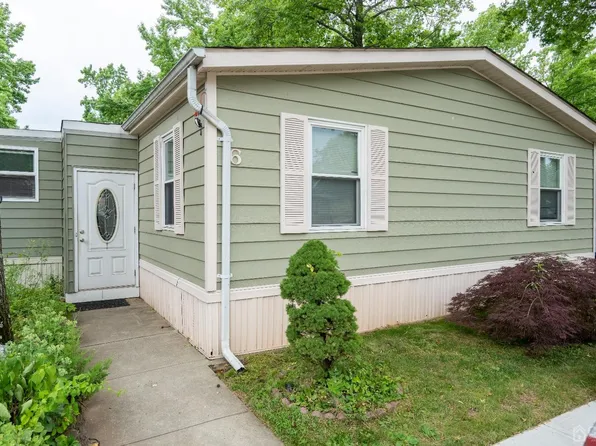 6 Poe Rd, North Brunswick, NJ 08902