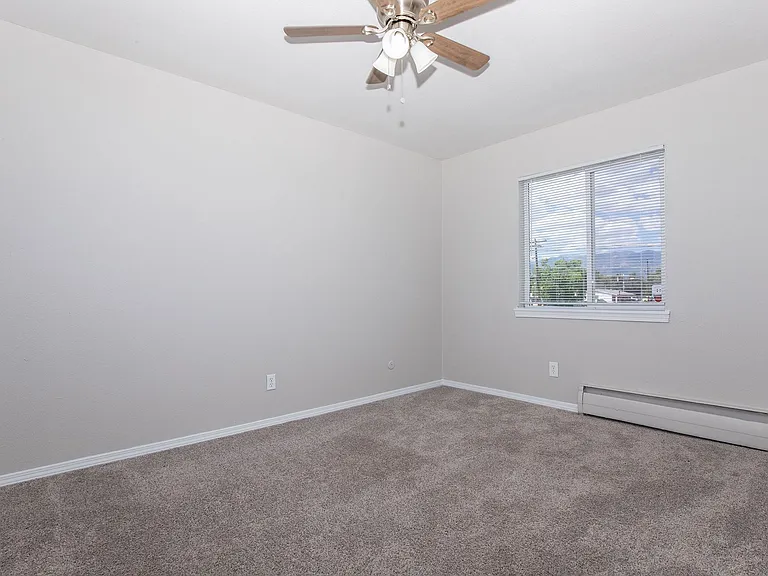 De Cortez Apartments — Photo 15