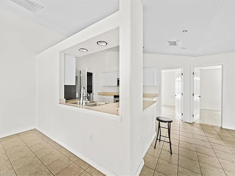 1019 Angelo Ave — Photo 16