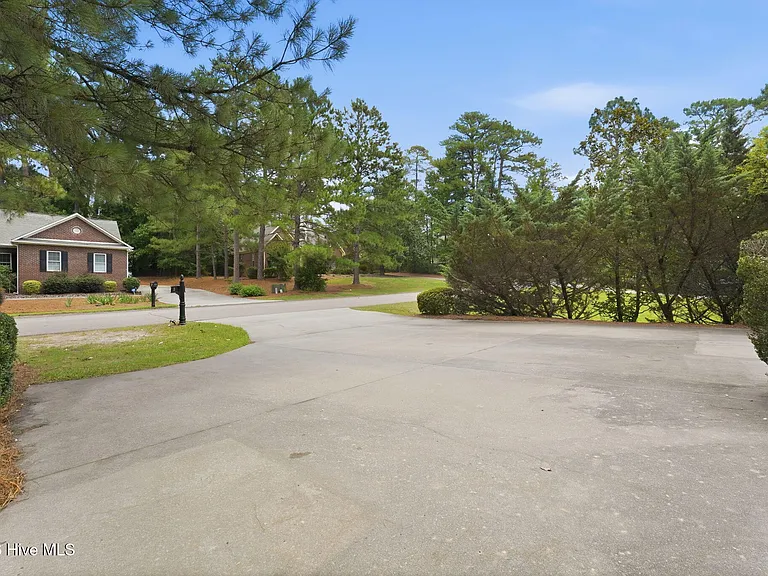 25 Kingswood Cir — Photo 58