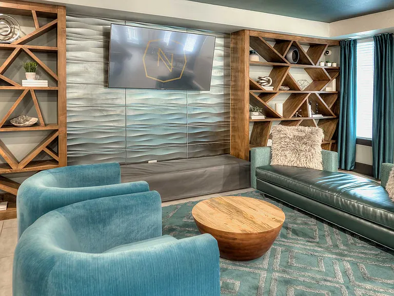 North 680 — Photo 31