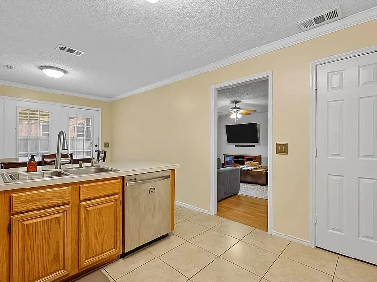 4518 Wescott Dr — Photo 15