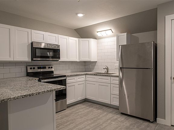 5th image of 519 Magnolia Point Dr #B