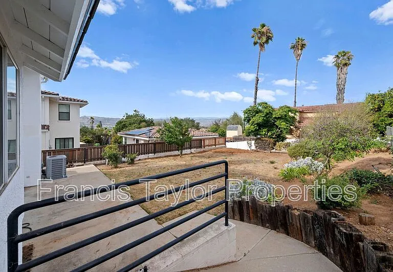 1080 Circle Dr — Photo 30