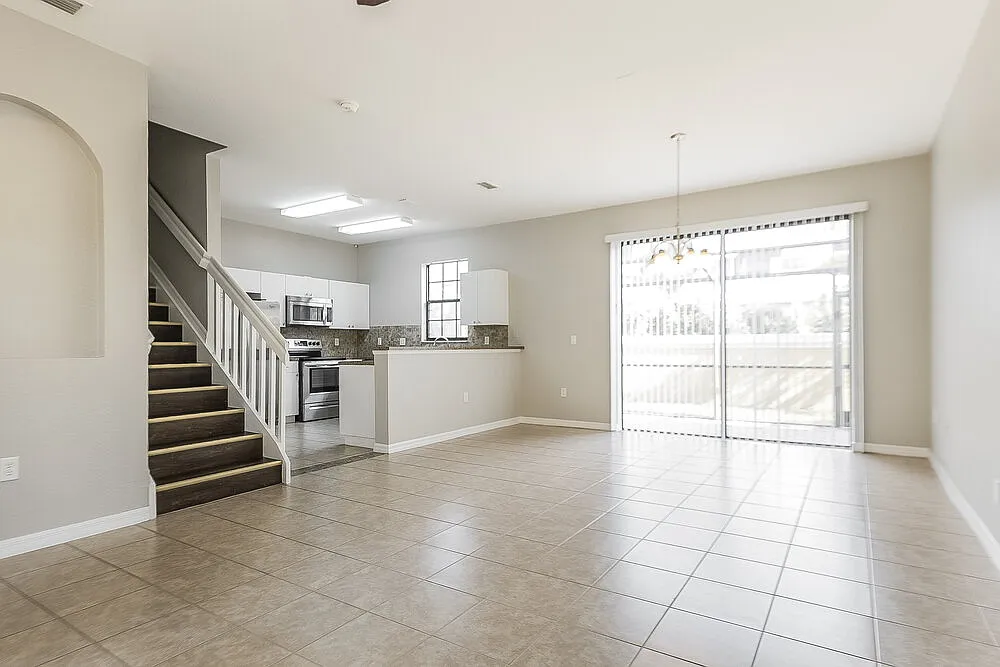 3 bed, 2.0 bath, 1467 sqft, $2,625 — Photo 4