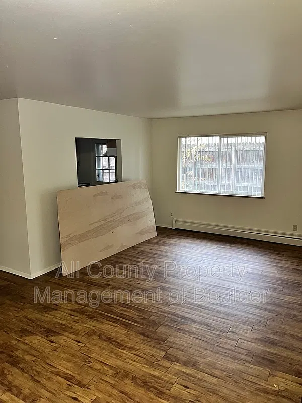 2 bed, 2.0 bath, 1400 sqft, $2,300 — Photo 2