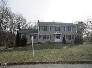 9 Old Field Dr, Bethel, CT 06801