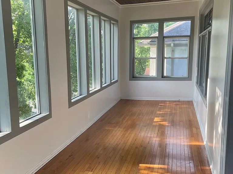815 Logan Ave N — Photo 4