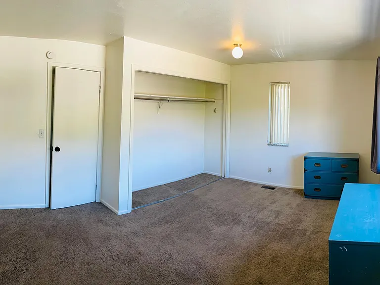 Varsity Townhouses - Student Housing — Photo 24
