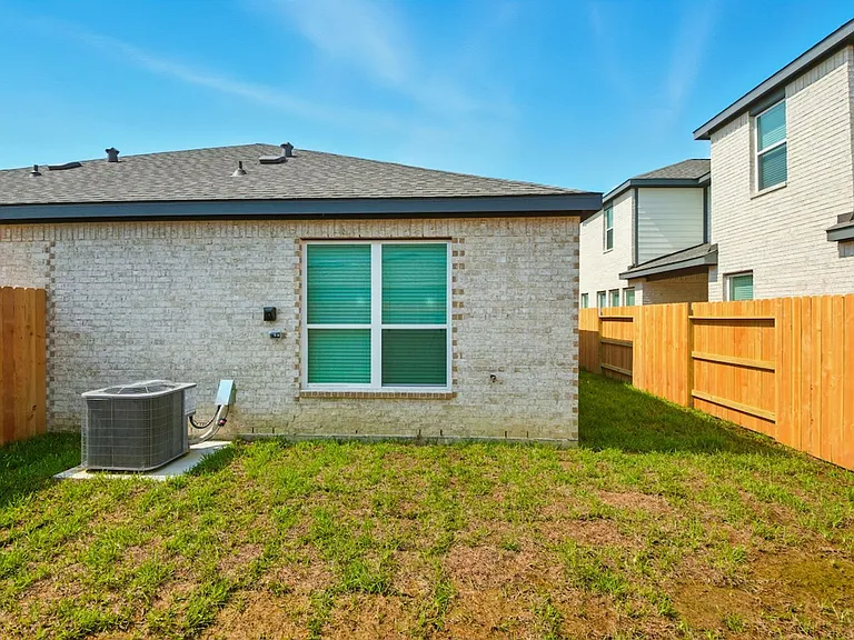 1860 N Dry Cherry Ln #B — Photo 41