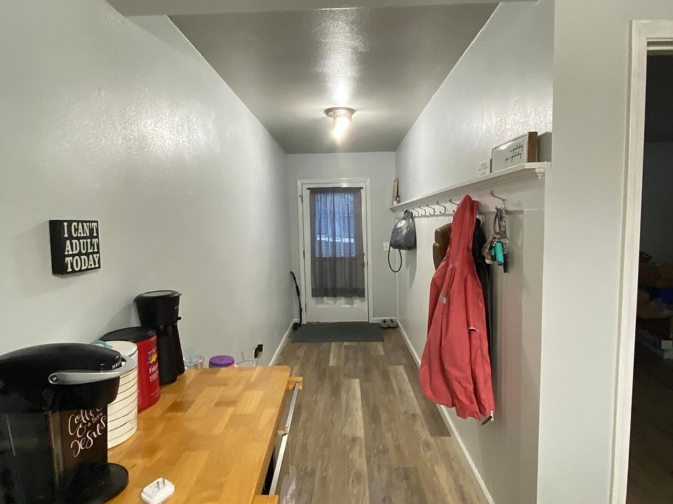 1st image of 104 N Saint Clair St
