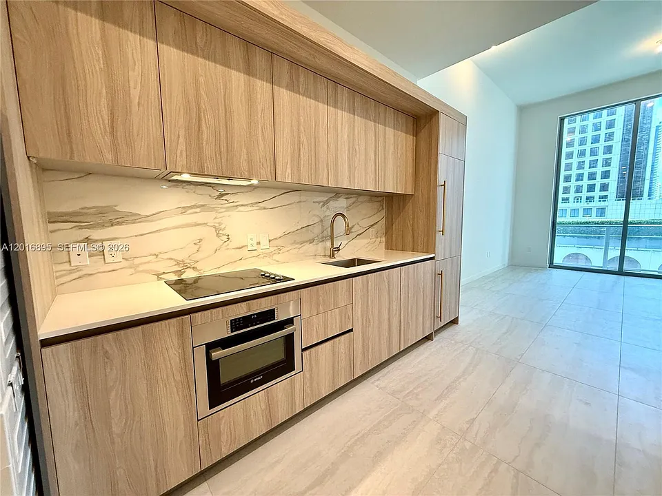 77 SE 5th St #1213
