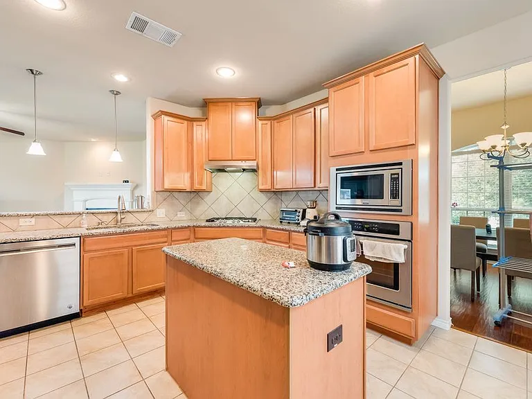 2605 Idlewood Dr — Photo 6