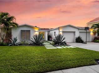 300 Belleair Dr NE, Saint Petersburg, FL 33704