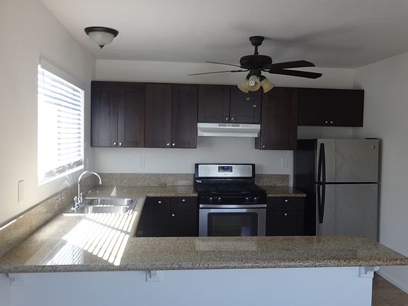 3rd image of 4523 Winona Ave