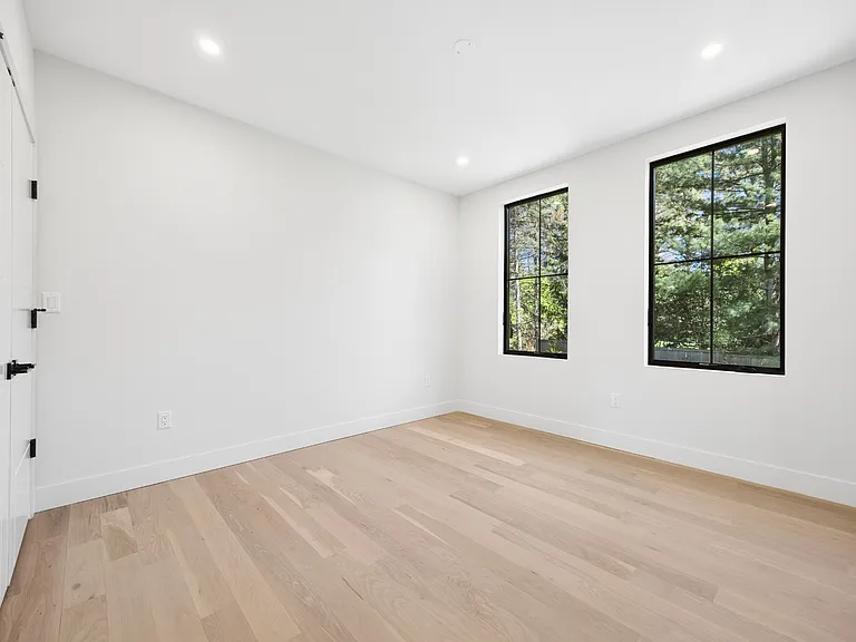 242 Hardenburgh Ave — Photo 40
