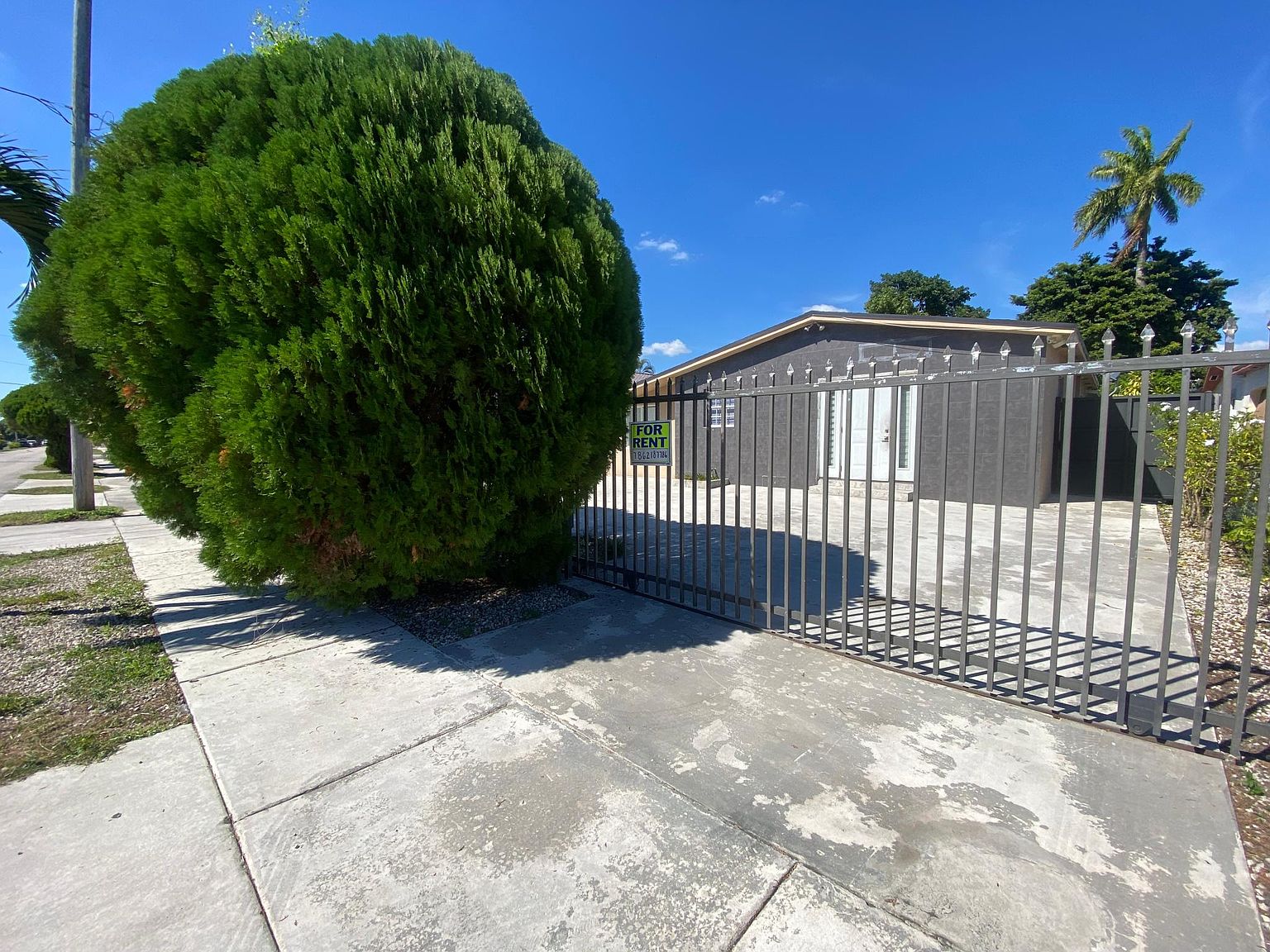 67 W 39th Pl, Hialeah, FL 33012 | Zillow