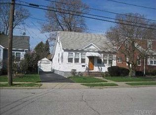 113 Mitchell St, Bellmore, NY 11710