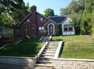214 Wolcott Rd, Brookline, MA 02467