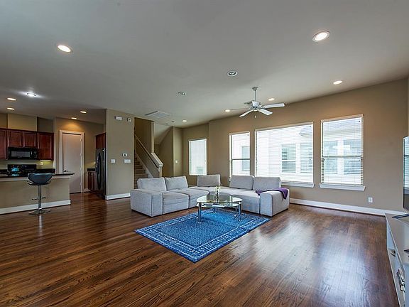 Wall of windows for great natural light