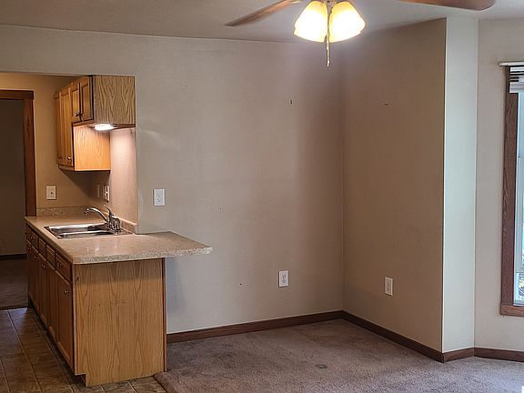 3rd image of 520 Prairie Ave #3