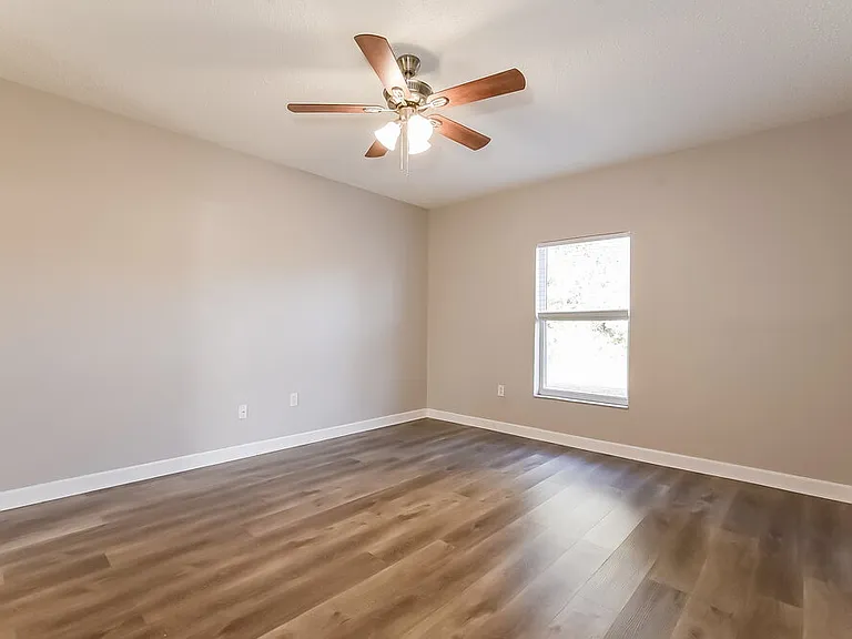 627 Cotulla Dr — Photo 6