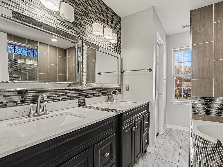 14423 Southbridge Forest Dr — Photo 21