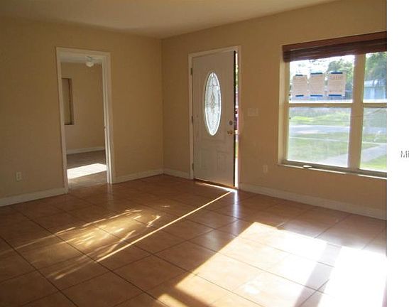 4th image of 1269 Fieldstone Ave