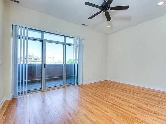 5th image of 2417 W Erie St Unit 201