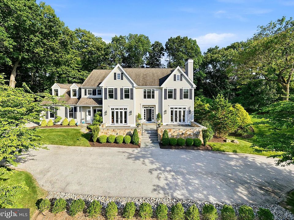 1st image of 640 Narcisi Ln